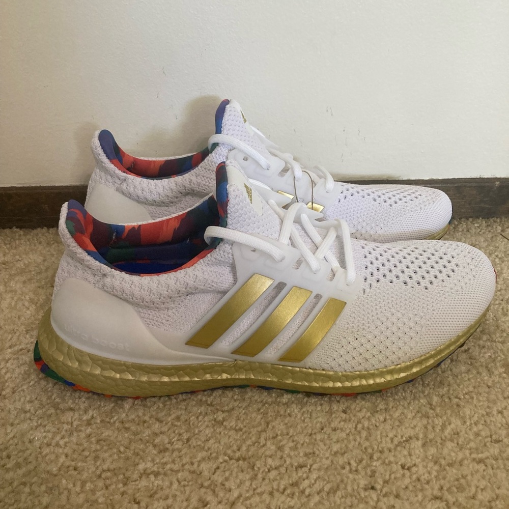 Adidas Ultraboost 5.0 DNA. Womens 11.5, Men’s 10.5 - Picture 3 of 13